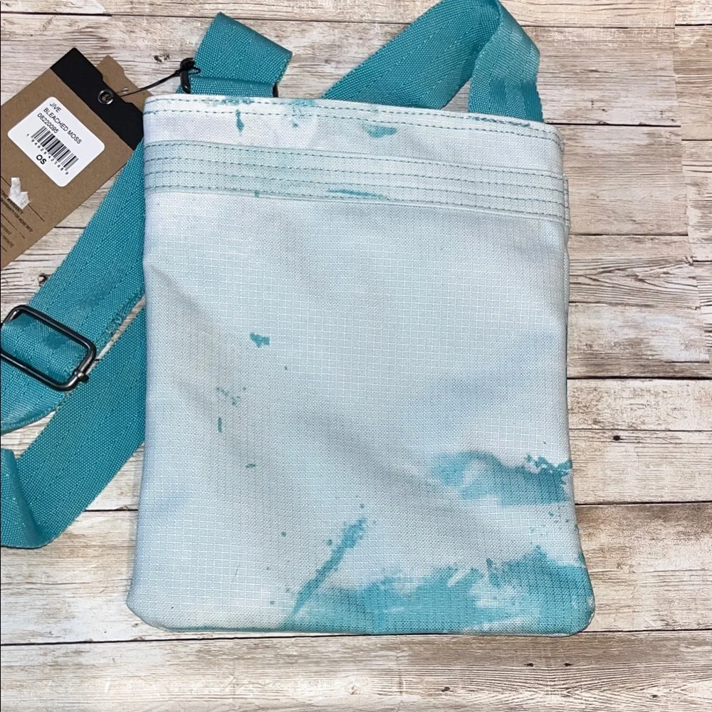 NWT Dakine JIVE Teal & White crossbody Messenger Bag